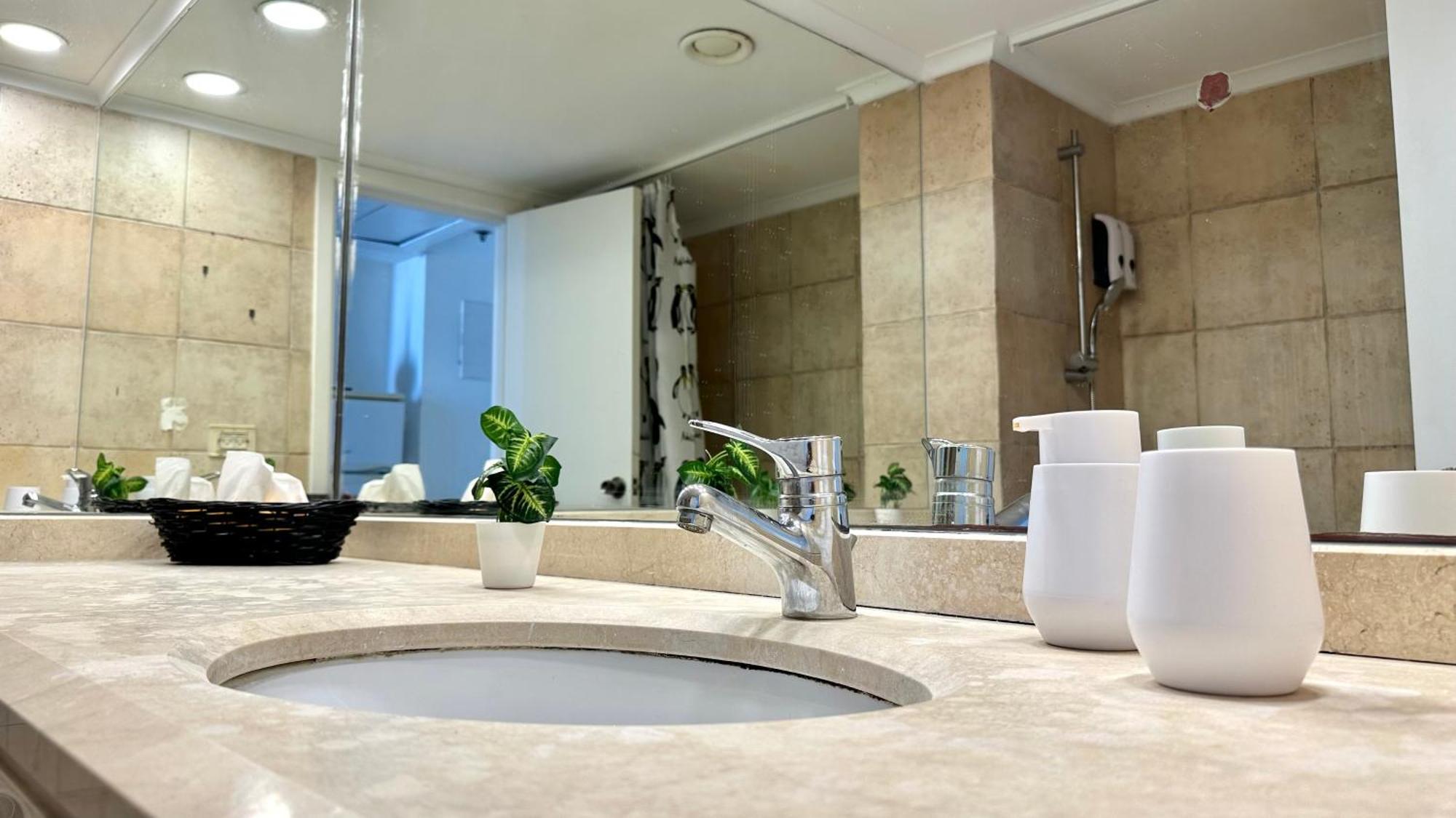 Apartment With Sea View Хайфа Экстерьер фото
